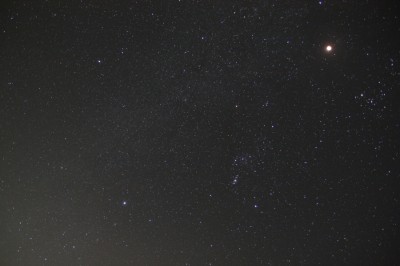 皆既中の満月と冬の大三角